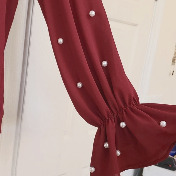 Size large blouse. - Picture 3 of 7